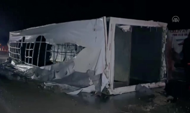 Ak Parti Manisa Milletvekili Yenişehirlioğlu ve oğlu kazada yaralandı