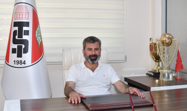 Akın: 'Tek hedefimiz alkışlanacak bir takım kurabilmek'