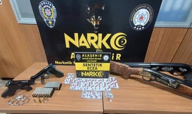 Apart odasında uyuşturucu ile yakalandılar