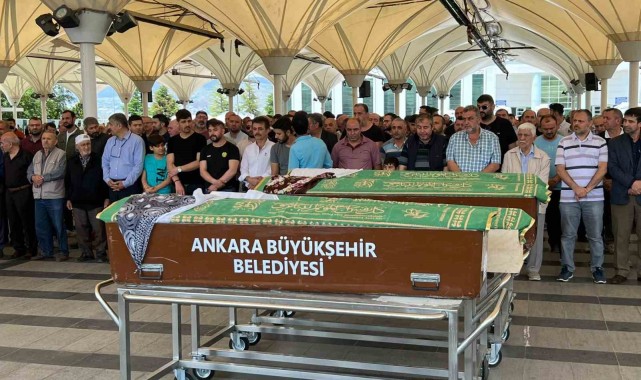 Başkent'te zehirlenen anne ile kızı son yolculuğuna uğurlandı