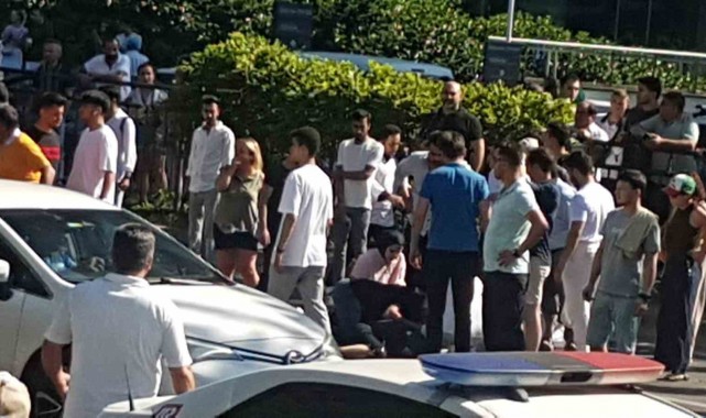 Beşiktaş'ta zincirleme kaza: Otomobil kadının üstünden geçti