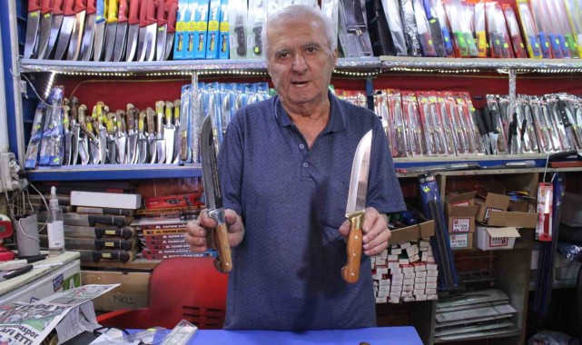 Bıçakçılarda bayram mesaisi: "Bu bıçaklarla tıraş bile olursunuz"