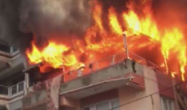 Çatı katı alev alev yandı, vatandaşlar korku dolu anlar yaşadı