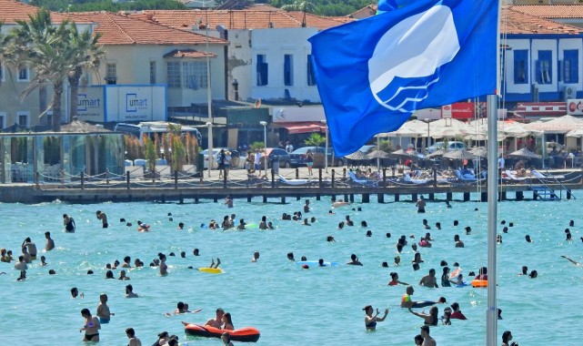 Çeşme 2023 sezonuna 14 mavi bayraklı plajı ile giriyor