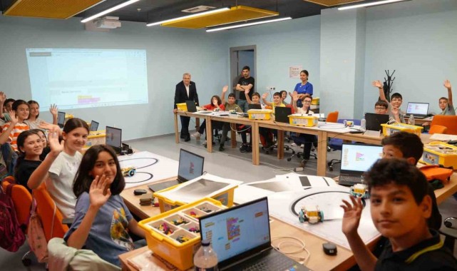 Geleceğin bilim insanları Manisa'da yetişiyor