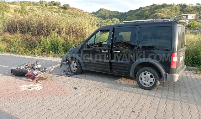 Hafif ticari araç ile motosiklet çarpıştı: 1 ölü, 1 yaralı