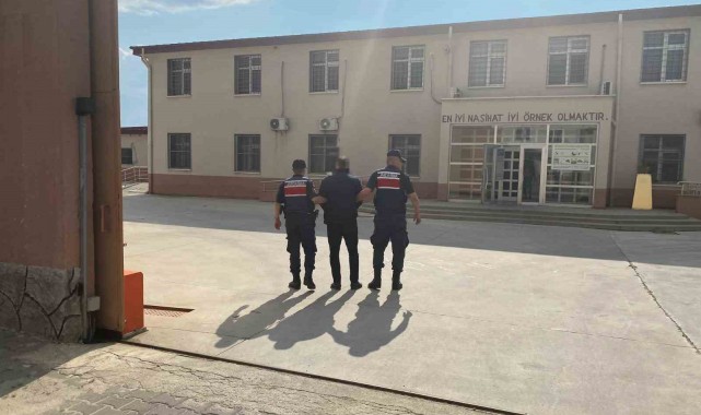 Hakkında kesinleşmiş hapis cezası bulunan 2 şüpheli tutuklandı