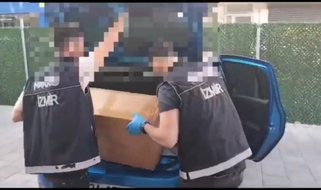 İzmir’de binlerce sentetik ecza maddesi ele geçirildi   