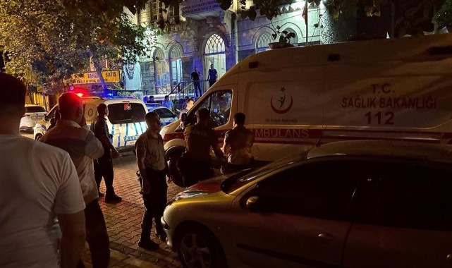 İzmir'de olaylı gece: Bir kişi ağır yaralandı