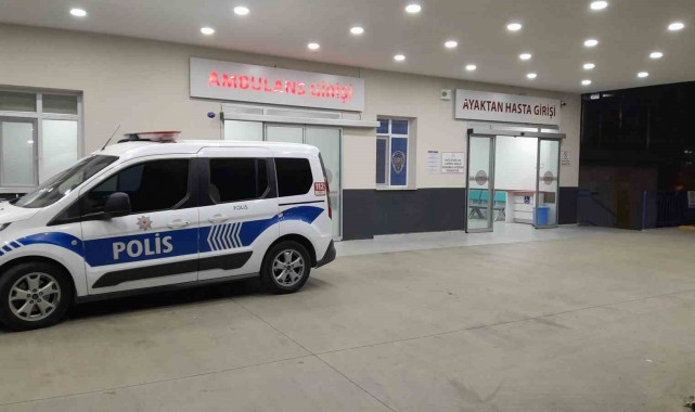 İzmir'de gıda zehirlenmesi şüphesiyle 11 kişi hastaneye kaldırıldı