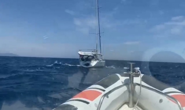 İzmir'de teknede yakalanan FETÖ firarilerinden 3'ü tutuklandı