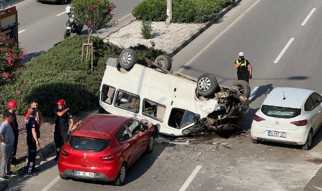 Kontrolden çıkan araç köprülü kavşaktan düştü