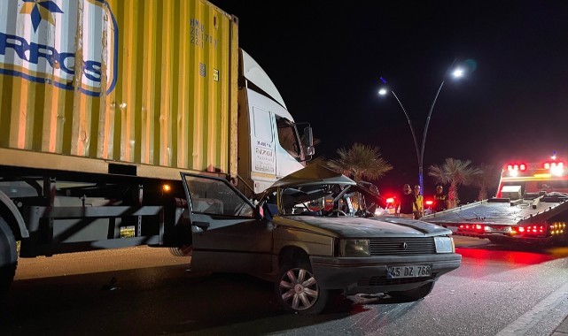 Manisa'da kamyonla çarpışan otomobilin sürücüsü ağır yaralandı