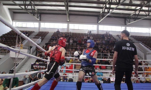 Manisa Şehzadeler ilçesinde, İller arası Halk Eğitim Kurumları Muaythai Şampiyonası başladı