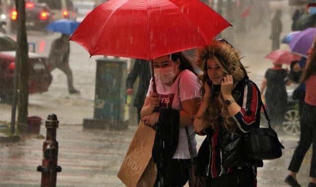 Manisa’ya gök gürültülü sağanak yağış uyarısı