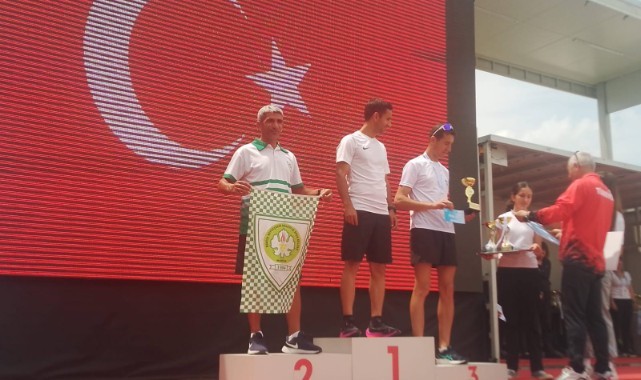 Atletizme Manisa damgası