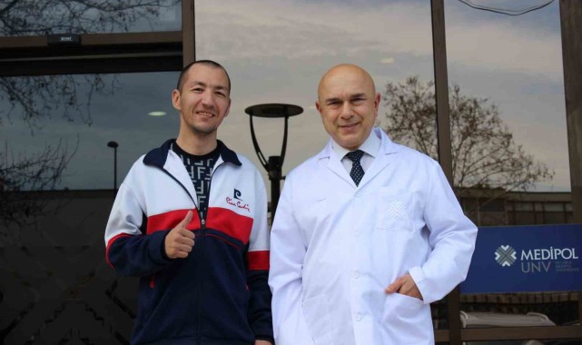 Parkinson'u beyin pili ile yendi, Babalar Günü'nde çocuklarına kavuştu