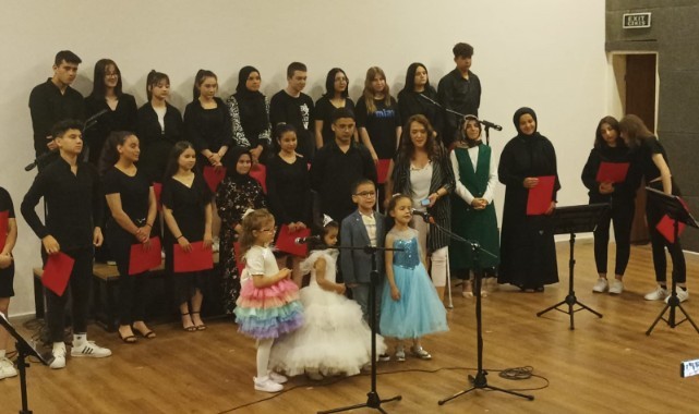 Sarıgöl Halk Eğitimi Merkezi Türk Sanat Müziği Korosundan muhteşem konser