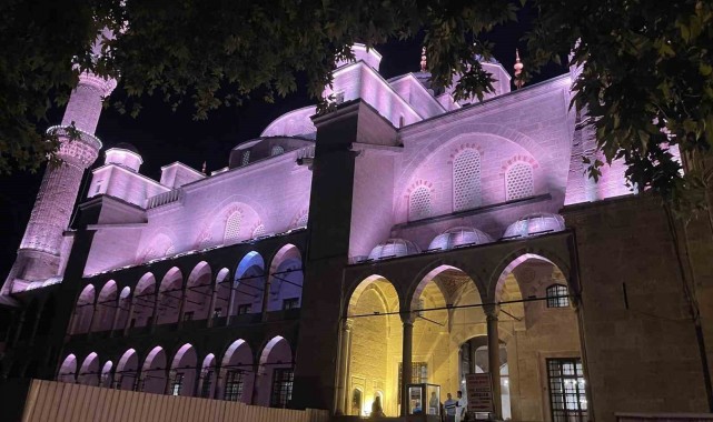Sultanahmet Caminde ışık skandalı