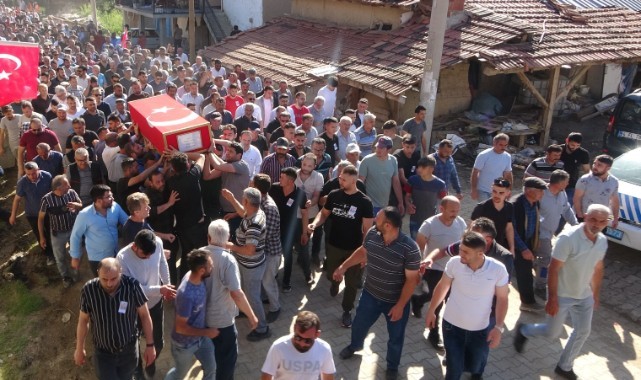 Uşak şehidini son yolculuğuna uğurladı