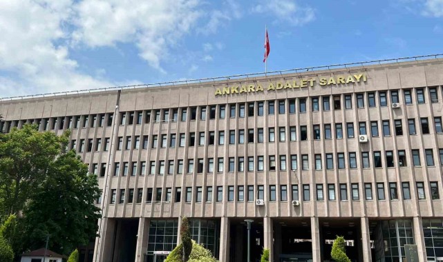 Yerel mahkemedeki hakim, bu sefer üst mahkemede karşılarına çıktı