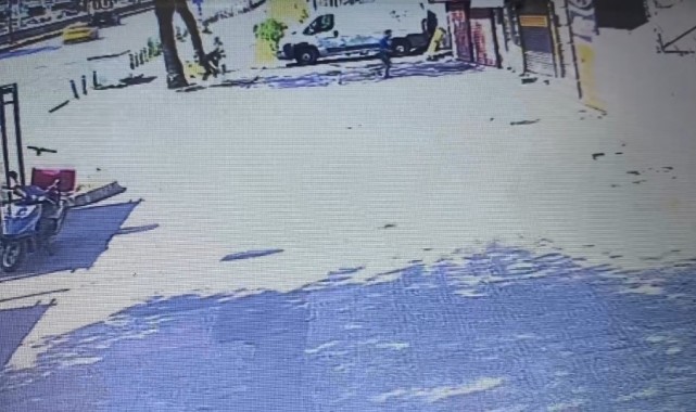 Yol ortasında arkadaşını defalarca bıçakladı