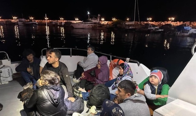 Yunan unsurlarınca ölüme terk edilen 99 kaçak göçmen kurtarıldı   