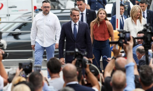 Yunanistan’da seçimin galibi Miçotakis’in partisi oldu