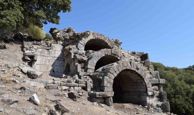 Yunusemre Aigai'deki kazı çalışmalarına bu yıl da destek verecek