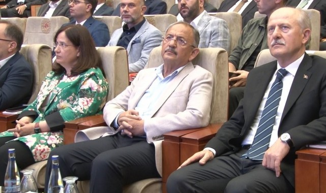 Bakan Özhaseki: "Fay kırıkları ve fay hatları üzerinde yapılaşma olmayacak"
