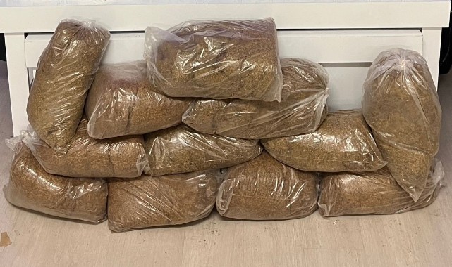 Denizli'de binlerce kaçak tütün ürünü ele geçirildi