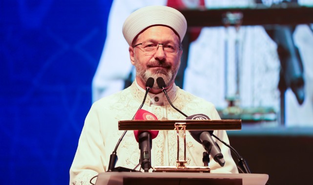 Diyanet İşleri Başkanı Erbaş: “Bizim geleceğe yönelik yatırımımız istikbalimizi ahlaklı gençlere emanet etmemizdir”