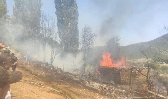 Ev yangınında 90 bin TL nakit para ve 5 ton buğday kül oldu