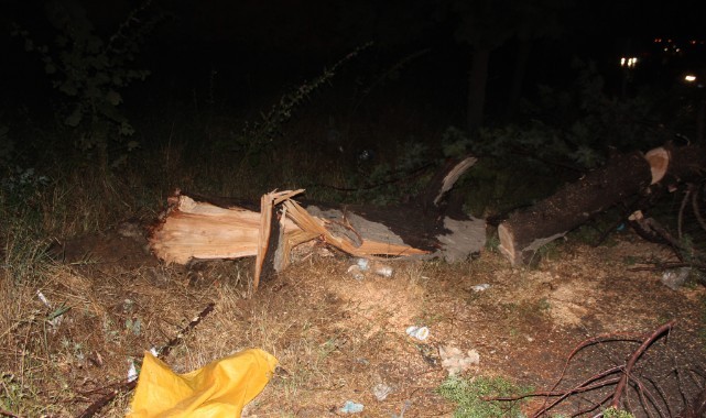 Fırtına o ilçeyi savaş alanına çevirdi