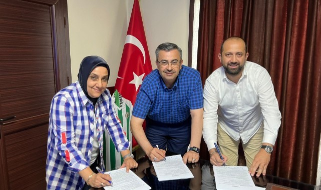 Hizmet İş'ten Kırkağaç Belediyesi'nde sevindiren imza