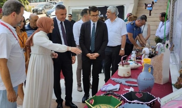 Kemalpaşa Toplum ve Ruh Sağlığı Merkezi el sanatları sergisi açıldı