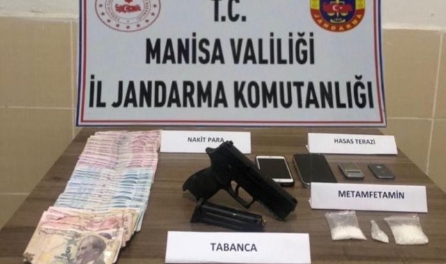 Manisa'da jandarmadan uyuşturucu operasyonu: 3 gözaltı