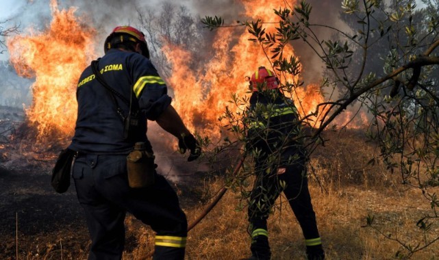 Rodos’taki orman yangını 6 gündür devam ediyor: 19 bin kişi tahliye edildi   