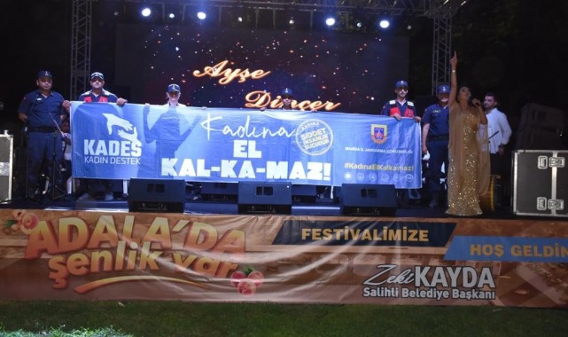 Salihli'de jandarma ekiplerinden 'Kadına El Kalkmaz" farkındalığı
