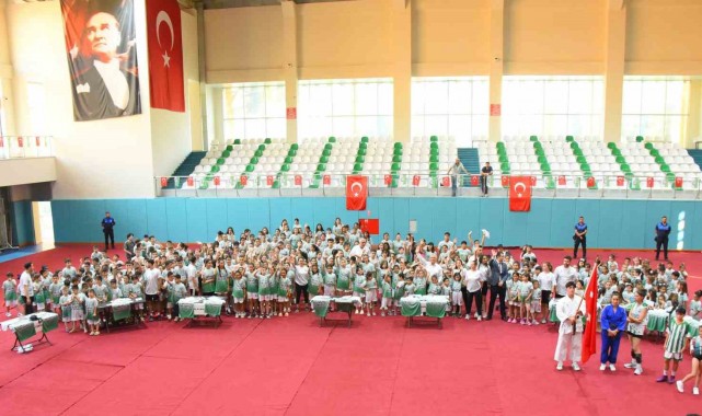 Salihli'de yaz spor kursu 2 bin öğrenci ile başladı