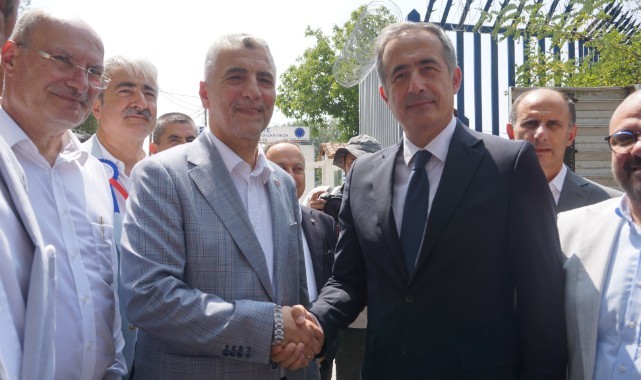 Ticaret Bakanı Bolat: "2021 yılında 225 milyar dolar olan ihracatımız, 2022 yılında 254 milyar dolara ulaştı"   