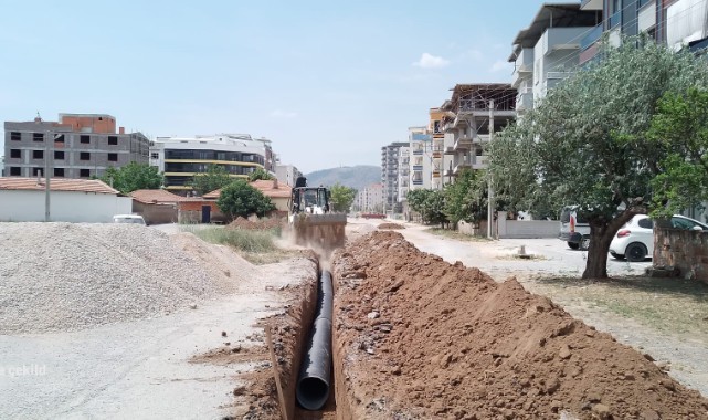 Akhisar'da kanalizasyon hattı döşeme çalışması gerçekleştirildi
