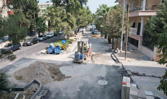 Atatürk Bulvarı'nda alt ve üstyapı çalışmaları sürüyor