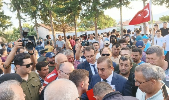 Bakan Yardımcısı Tuzcuoğlu şehit cenazesinde Kur’an okudu