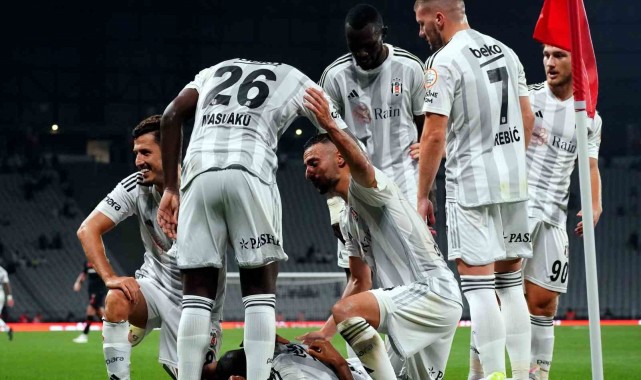 Beşiktaş Süper Lig'e galibiyetle başladı