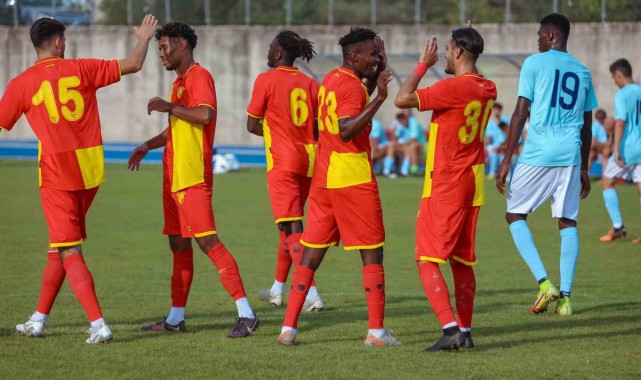 Göztepe'de uzun boylu oyuncular arttı