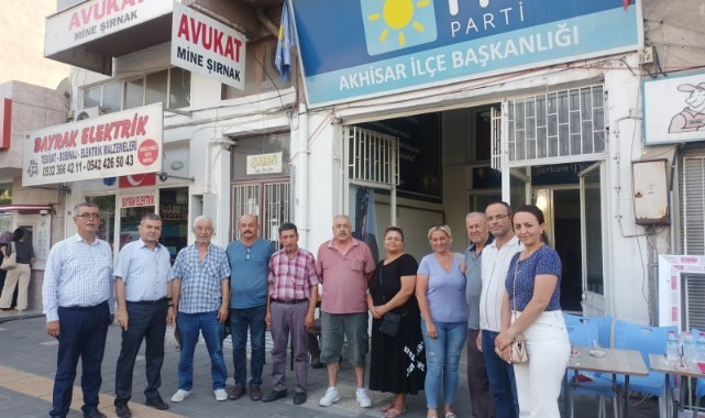 İYİ Parti Akhisar İlçe Teşkilatı yönetiminden 14 kişi istifa etti