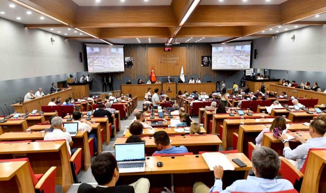İzmir Büyükşehir Meclisi'nden Başkan Soyer'e yetki