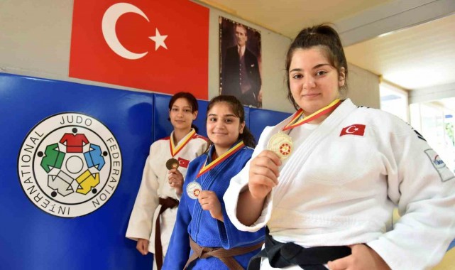 İzmir'in altın kızı Sema Mete