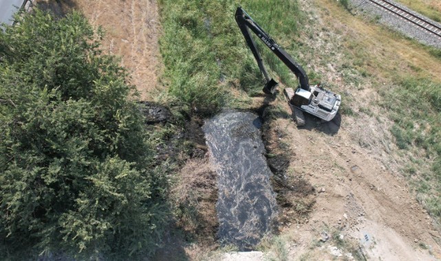 Manisa-Saruhanlı Yolunda 30 Km’lik Dere Temizlik Çalışması